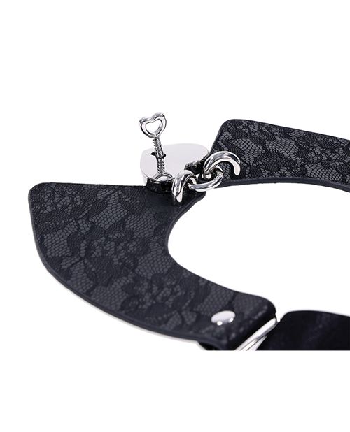 Sex and Mischief Heartbound Lace Day Collar