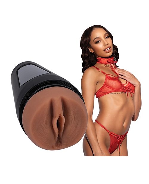 Main Squeeze Pussy Masturbator-Alexis Tae