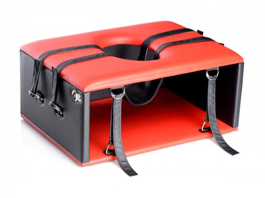 Queening Chair - Wicked Sensations